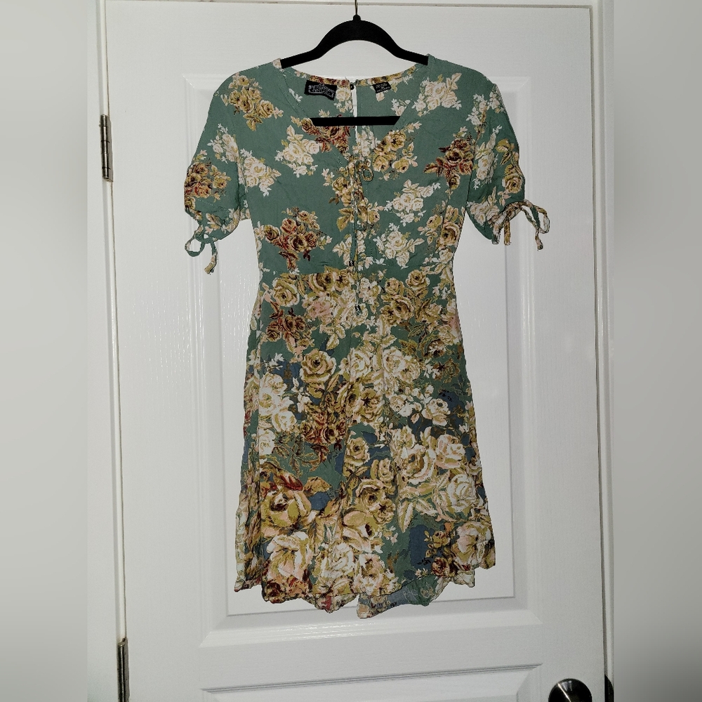 🏖🚨 Angie | Green Floral Dress